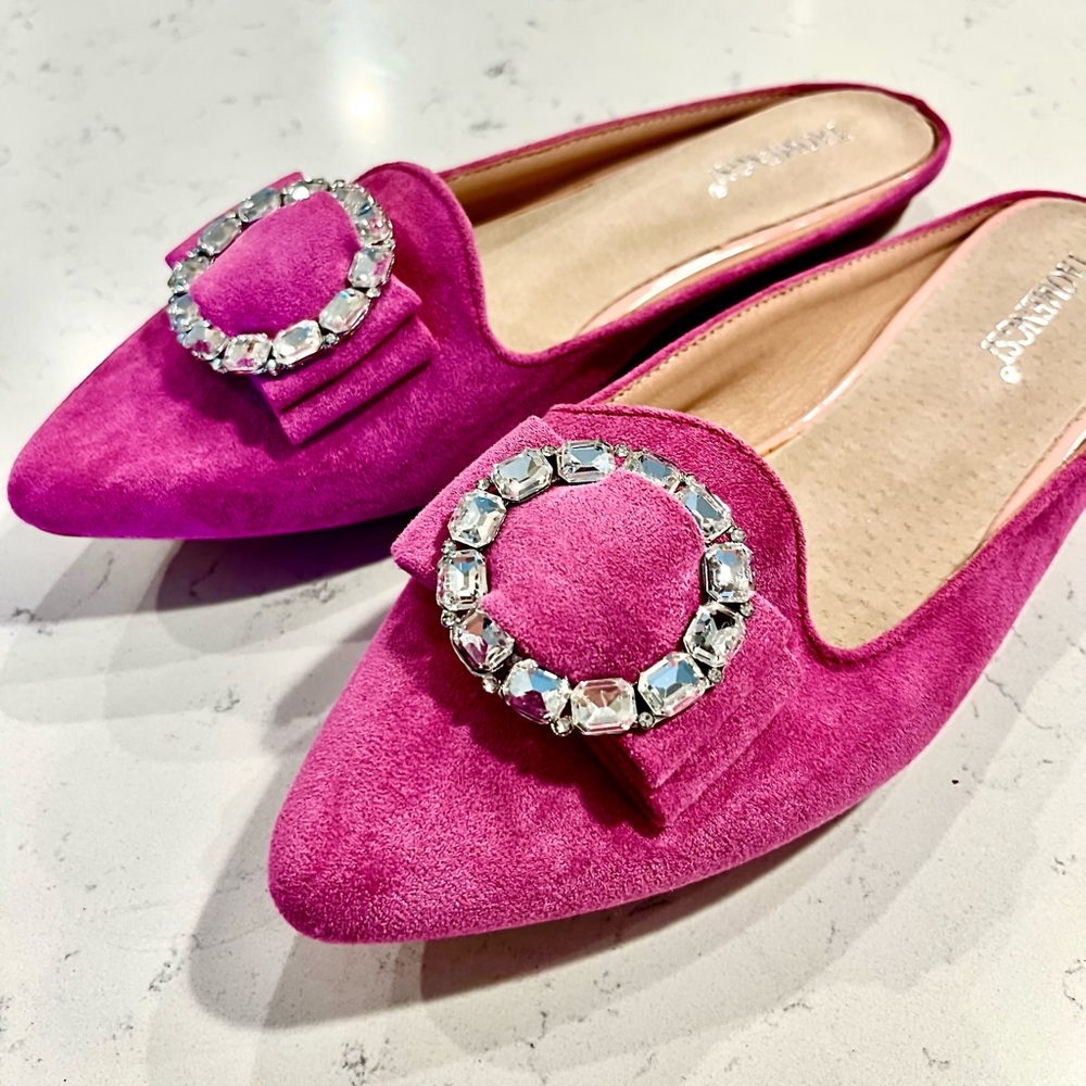 NEW, UNUSED Elegant Fuchsia Suede Loafers with Crystal Embellishment